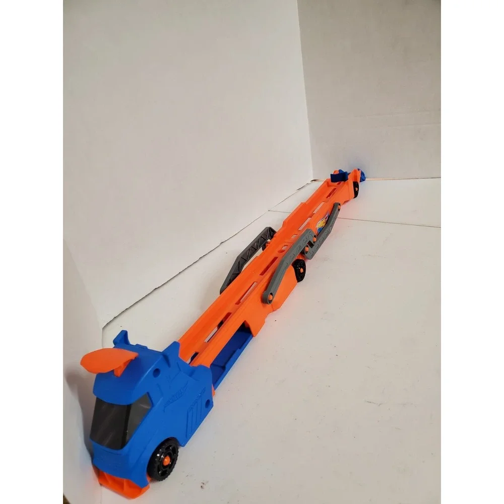 Hot Wheels City Speed Track Transporter W/ 9 Hot Wheels Included